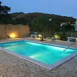 Kalajzic- Two Bedroom With Terrace A4 St * Pucisca