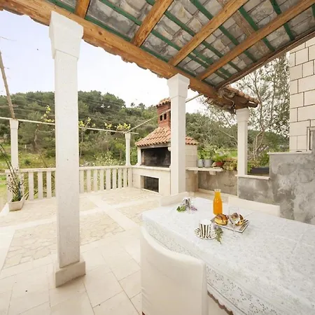 Kalajzic- Two Bedroom With Terrace A4 St Apartment Pucisca