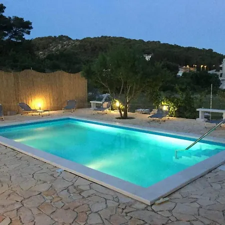 Kalajzic- Two Bedroom With Terrace A4 St * Pucisca
